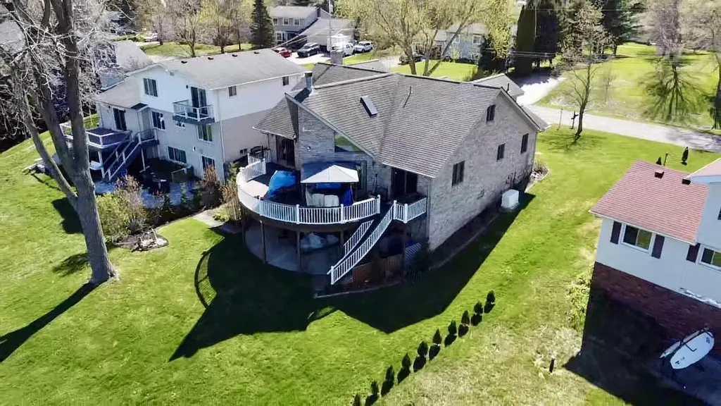 3750 Loch Drive Highland Charter Township MI 48357