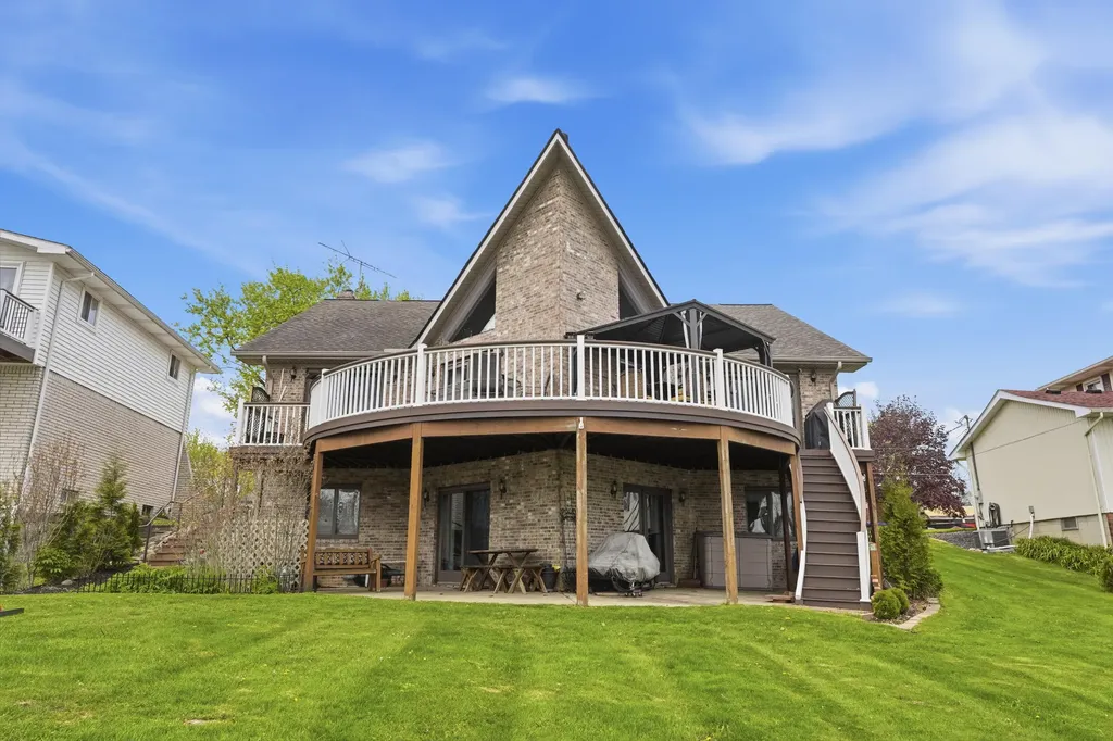 3750 Loch Drive Highland Charter Township MI 48357