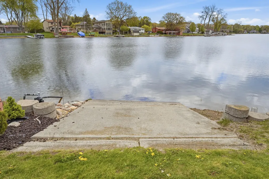 3750 Loch Drive Highland Charter Township MI 48357