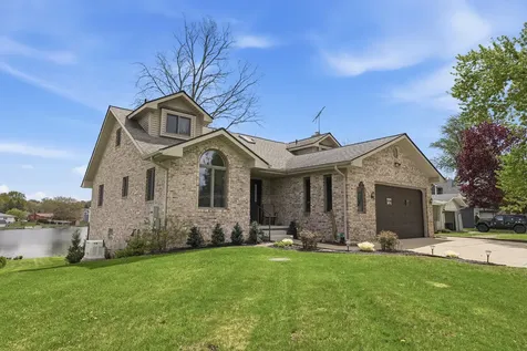 3750 Loch Drive Highland Charter Township MI 48357