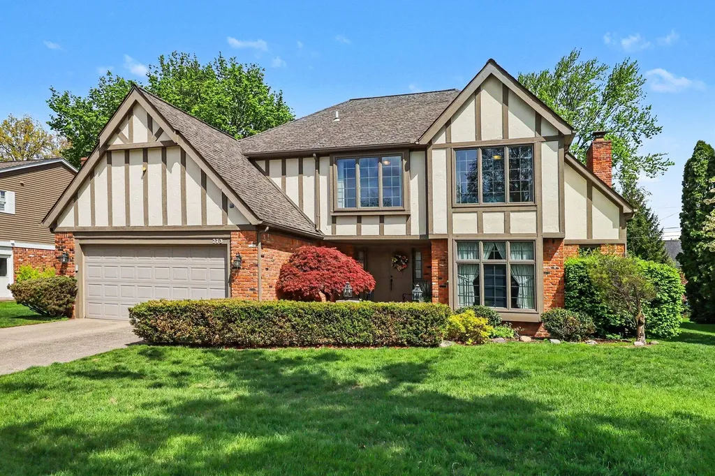 273 Eckford Drive Troy City MI 48085
