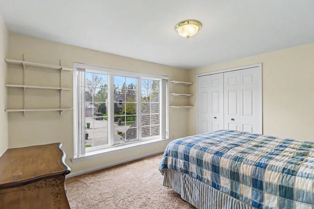 273 Eckford Drive Troy City MI 48085
