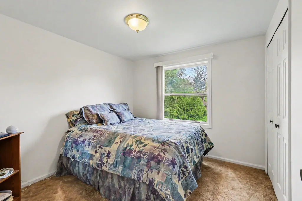 273 Eckford Drive Troy City MI 48085