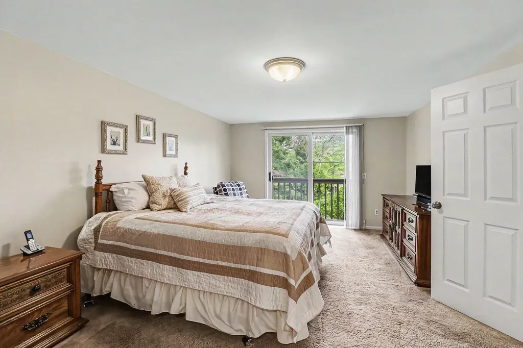 273 Eckford Drive Troy City MI 48085