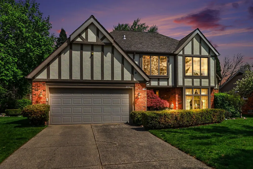 273 Eckford Drive Troy City MI 48085