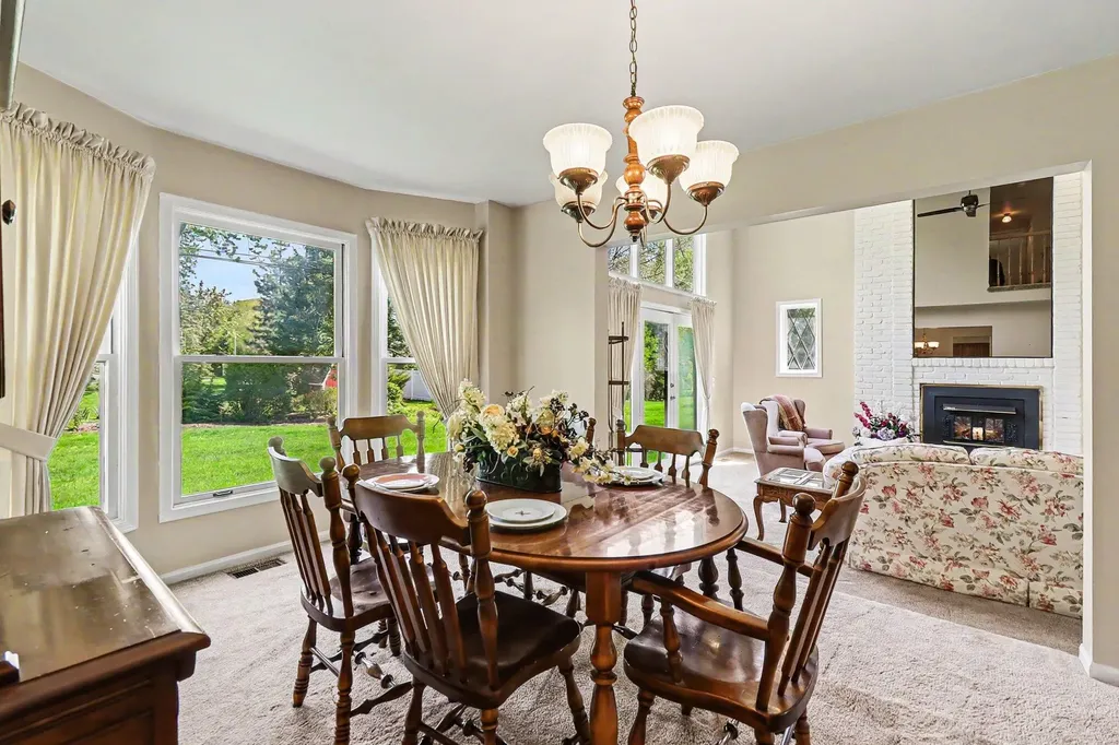 273 Eckford Drive Troy City MI 48085