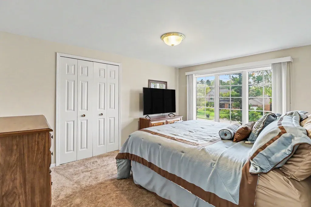 273 Eckford Drive Troy City MI 48085