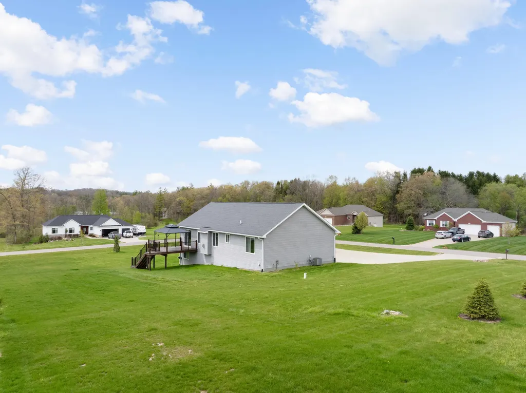 679 Pheasant Ridge Drive Brandon Charter Township MI 48462