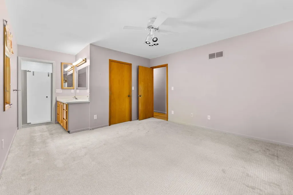 792 Knollwood Court Saline City MI 48176