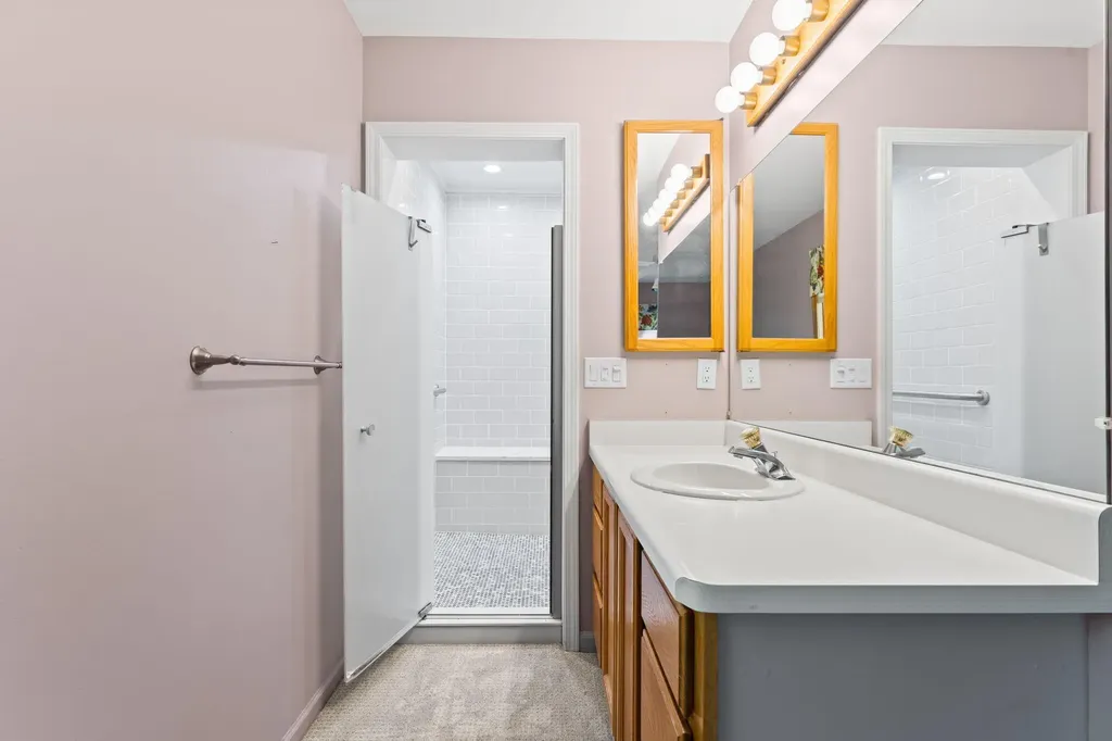 792 Knollwood Court Saline City MI 48176