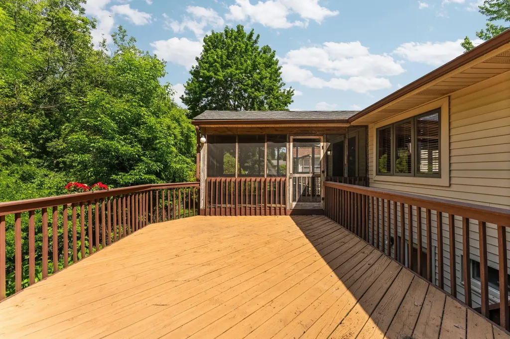 792 Knollwood Court Saline City MI 48176