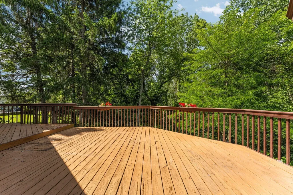 792 Knollwood Court Saline City MI 48176