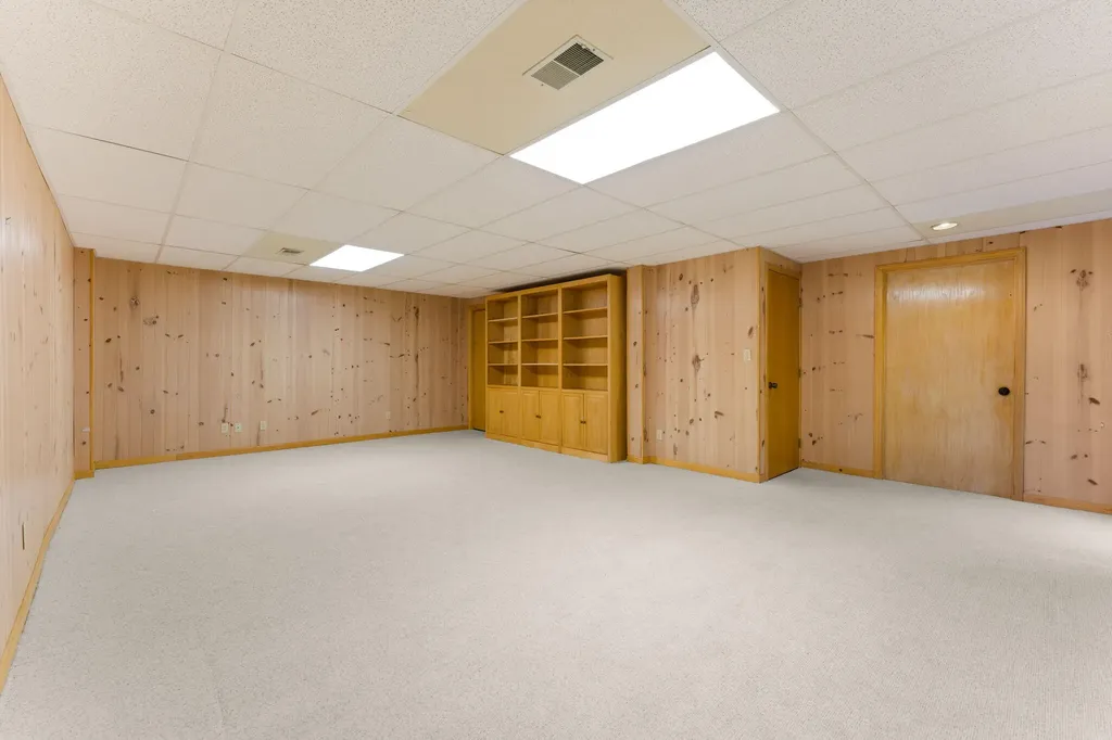 792 Knollwood Court Saline City MI 48176