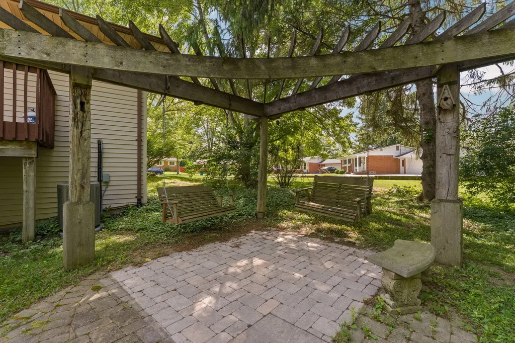 792 Knollwood Court Saline City MI 48176