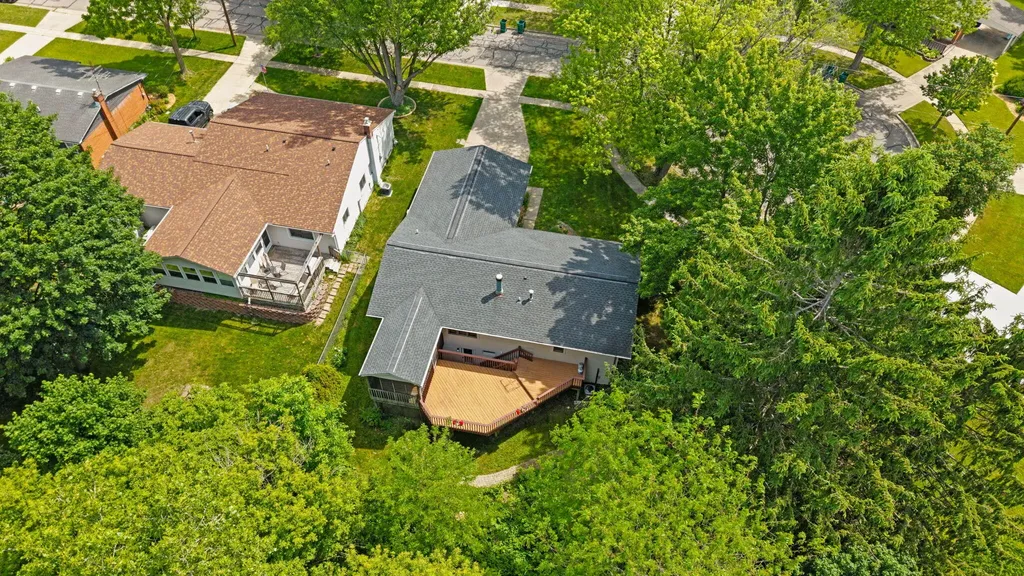 792 Knollwood Court Saline City MI 48176