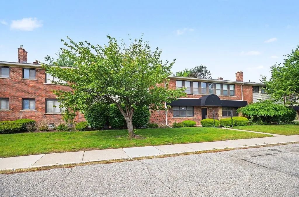 25749 Woodward Avenue Royal Oak City MI 48067