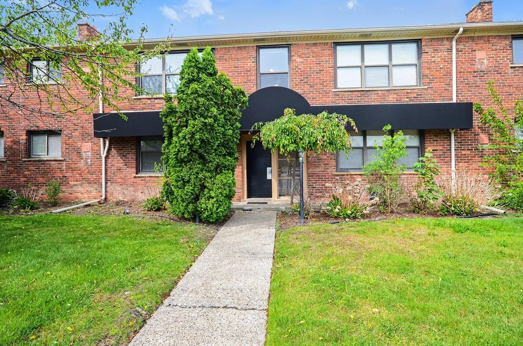 25749 Woodward Avenue Royal Oak City MI 48067