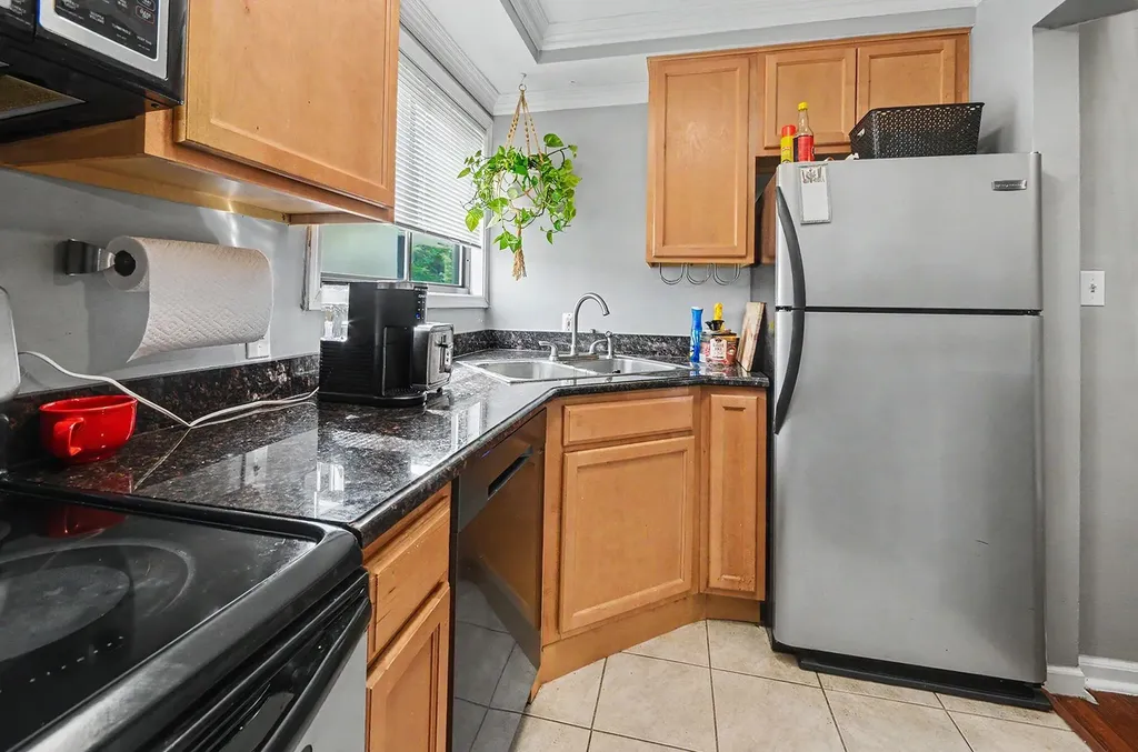 25749 Woodward Avenue Royal Oak City MI 48067