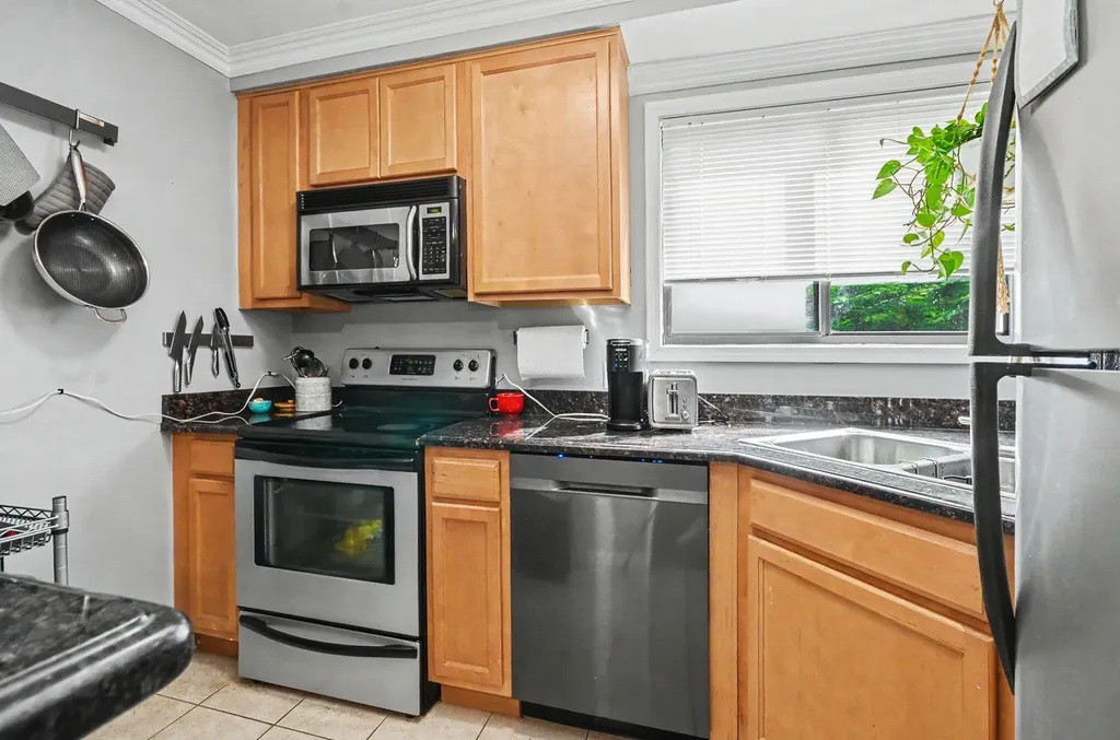 25749 Woodward Avenue Royal Oak City MI 48067