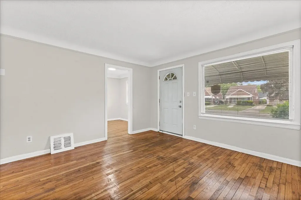 19549 Barlow Street Detroit City MI 48205