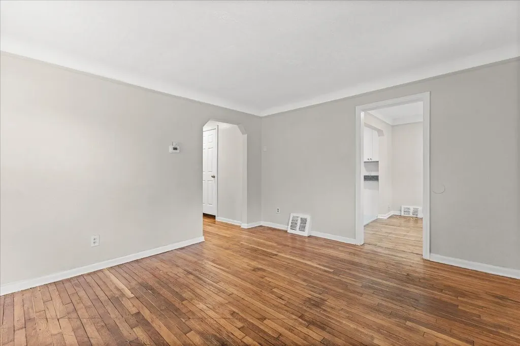 19549 Barlow Street Detroit City MI 48205