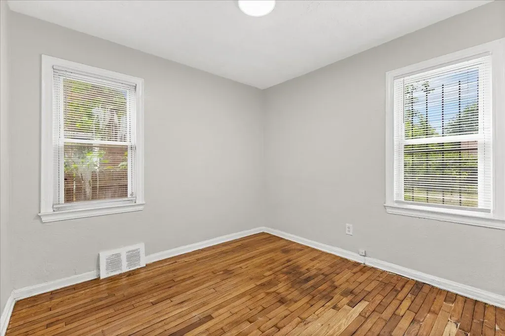 19549 Barlow Street Detroit City MI 48205