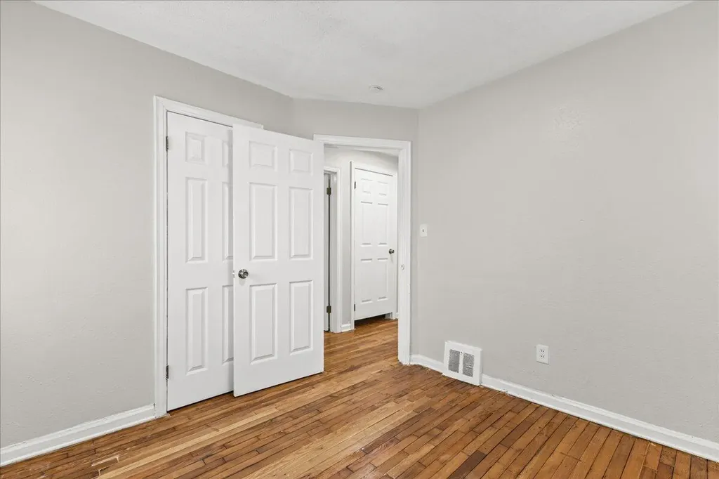 19549 Barlow Street Detroit City MI 48205