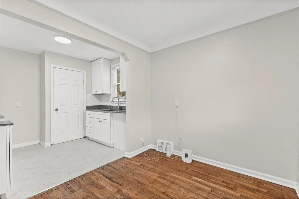 19549 Barlow Street Detroit City MI 48205