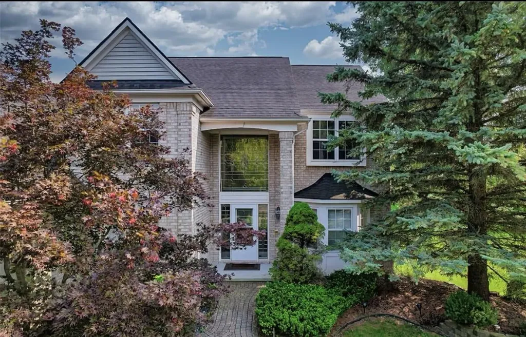 29301 Morningview Street Farmington Hills City MI 48331