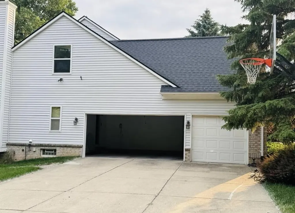 29301 Morningview Street Farmington Hills City MI 48331