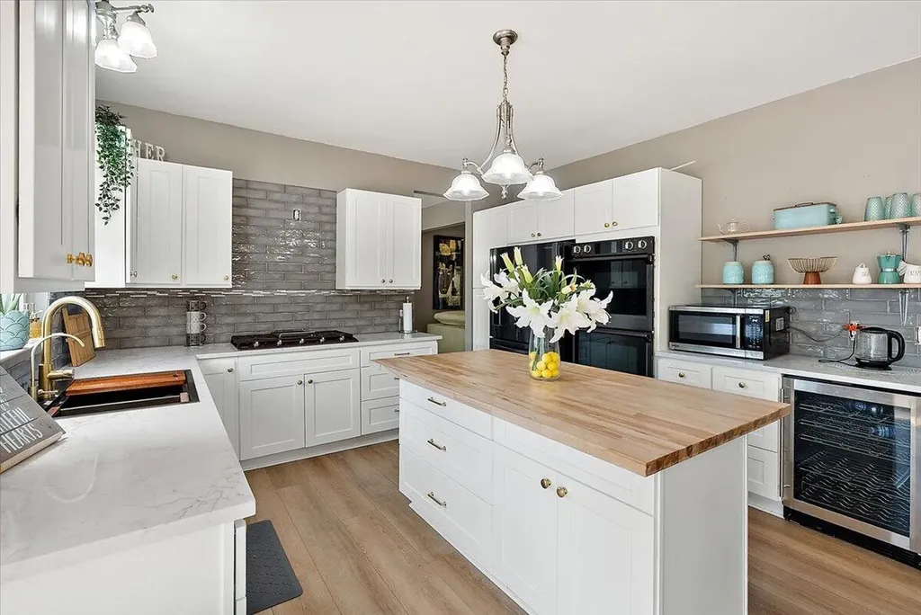 29301 Morningview Street Farmington Hills City MI 48331