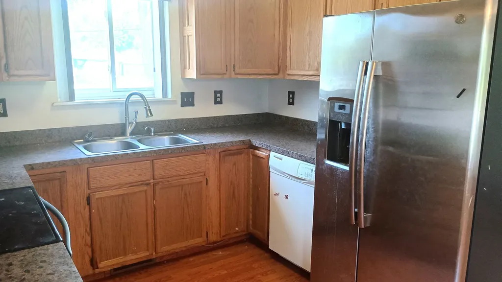 1738 Oak Street Monroe City MI 48161