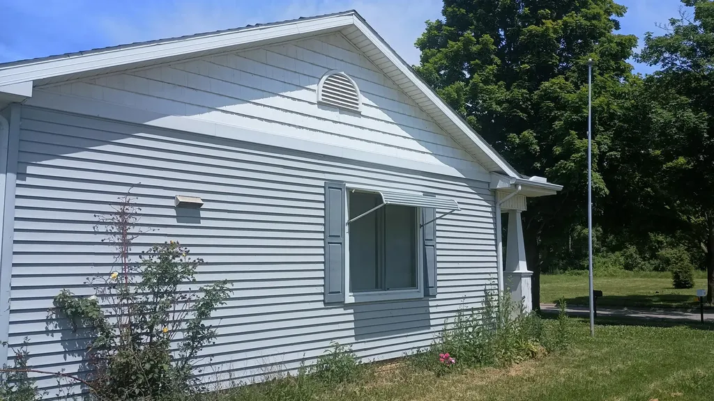 1738 Oak Street Monroe City MI 48161