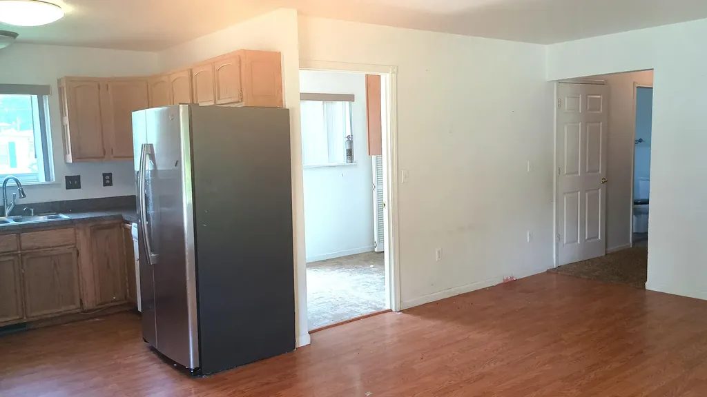 1738 Oak Street Monroe City MI 48161