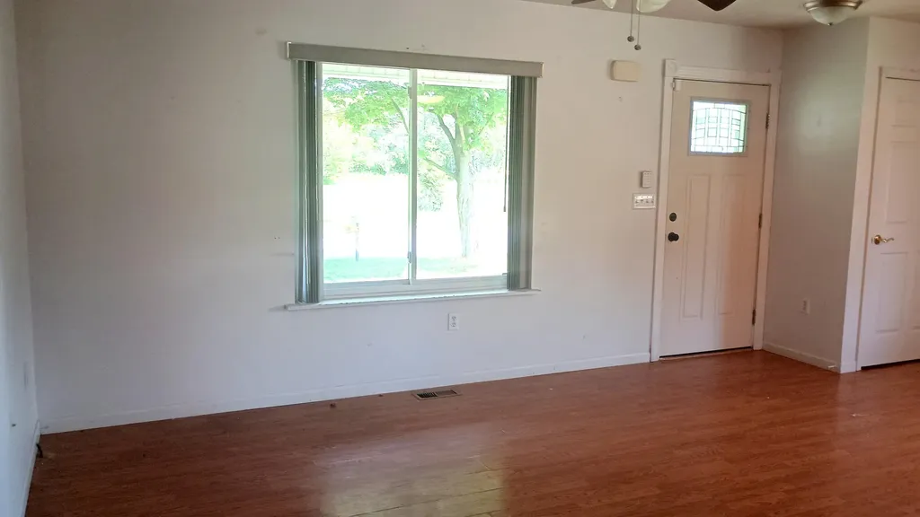1738 Oak Street Monroe City MI 48161