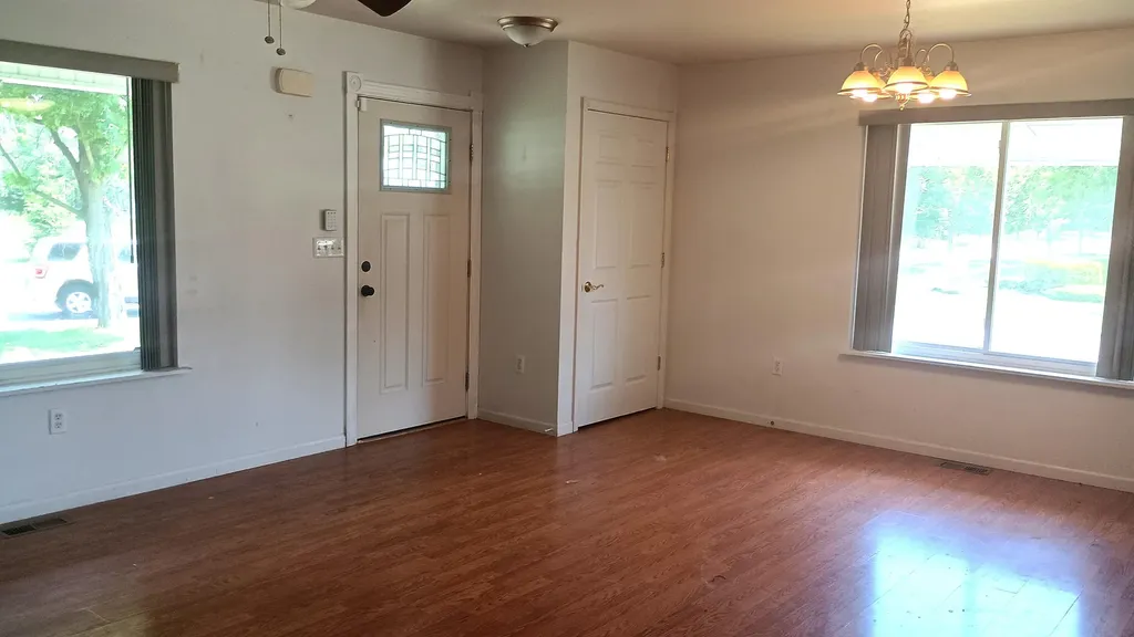1738 Oak Street Monroe City MI 48161