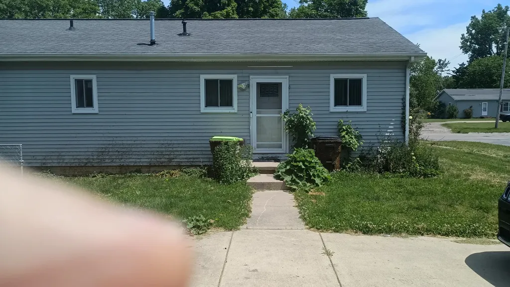 1738 Oak Street Monroe City MI 48161