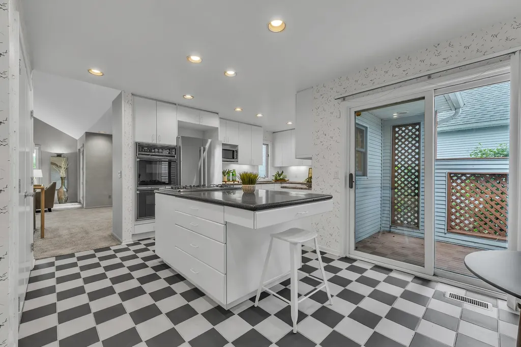 558 Heritage Drive Ann Arbor City MI 48105