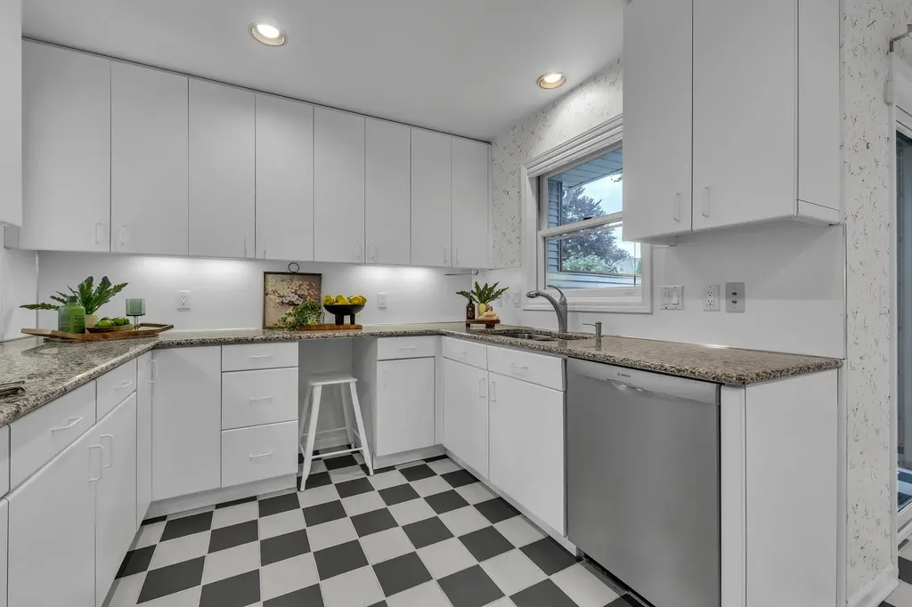 558 Heritage Drive Ann Arbor City MI 48105