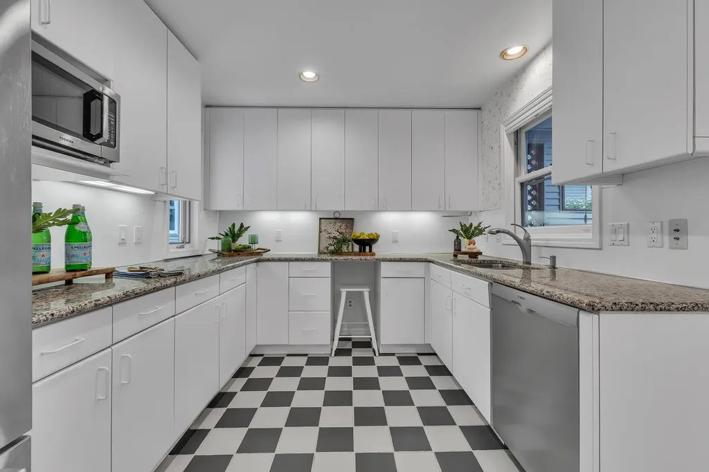 558 Heritage Drive Ann Arbor City MI 48105