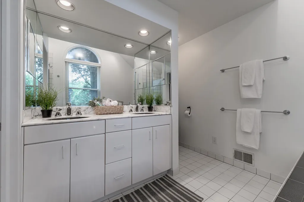 558 Heritage Drive Ann Arbor City MI 48105