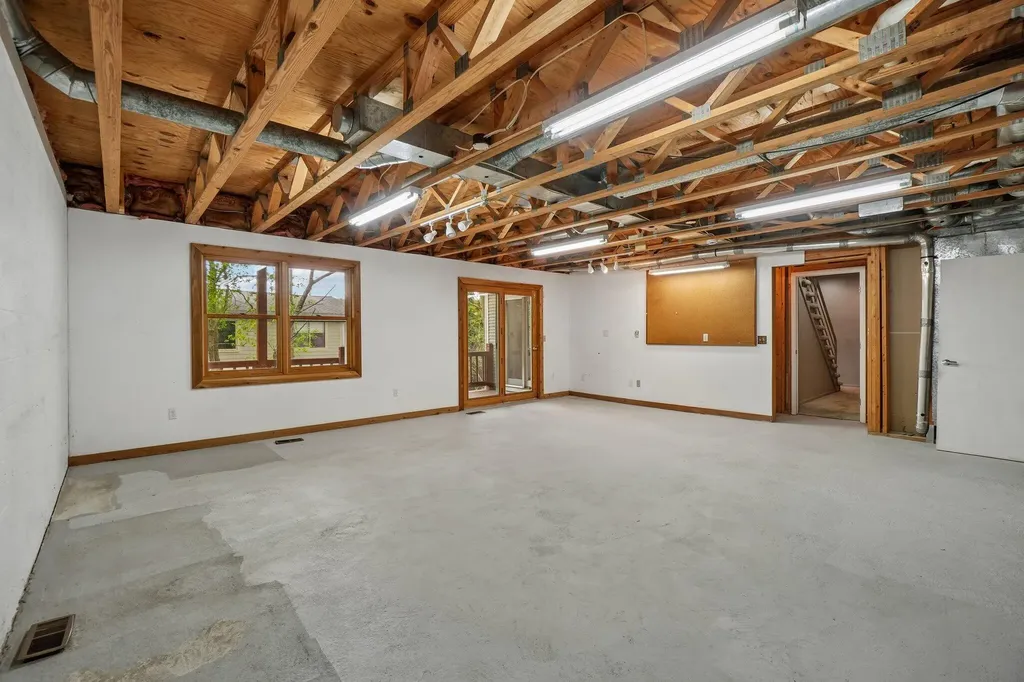 558 Heritage Drive Ann Arbor City MI 48105