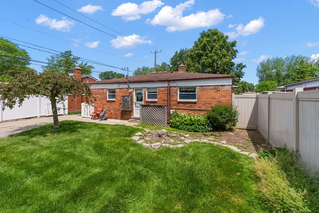32369 Alvin Street Garden City City MI 48135