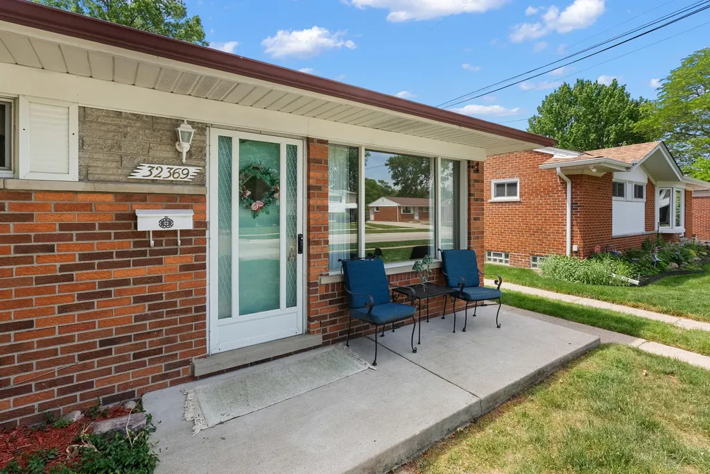 32369 Alvin Street Garden City City MI 48135