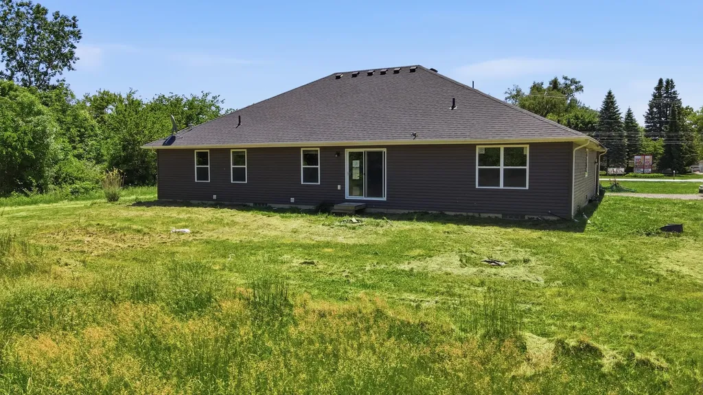 32200 Ecorse Road Romulus City MI 48174