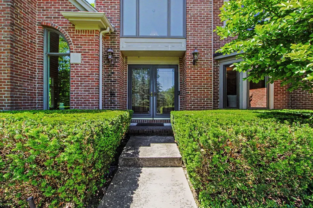 182 Kilkenny Court Scio Township MI 48103