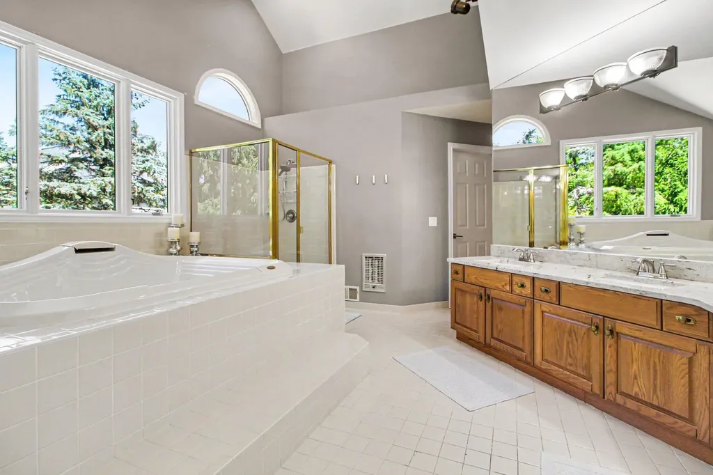 182 Kilkenny Court Scio Township MI 48103