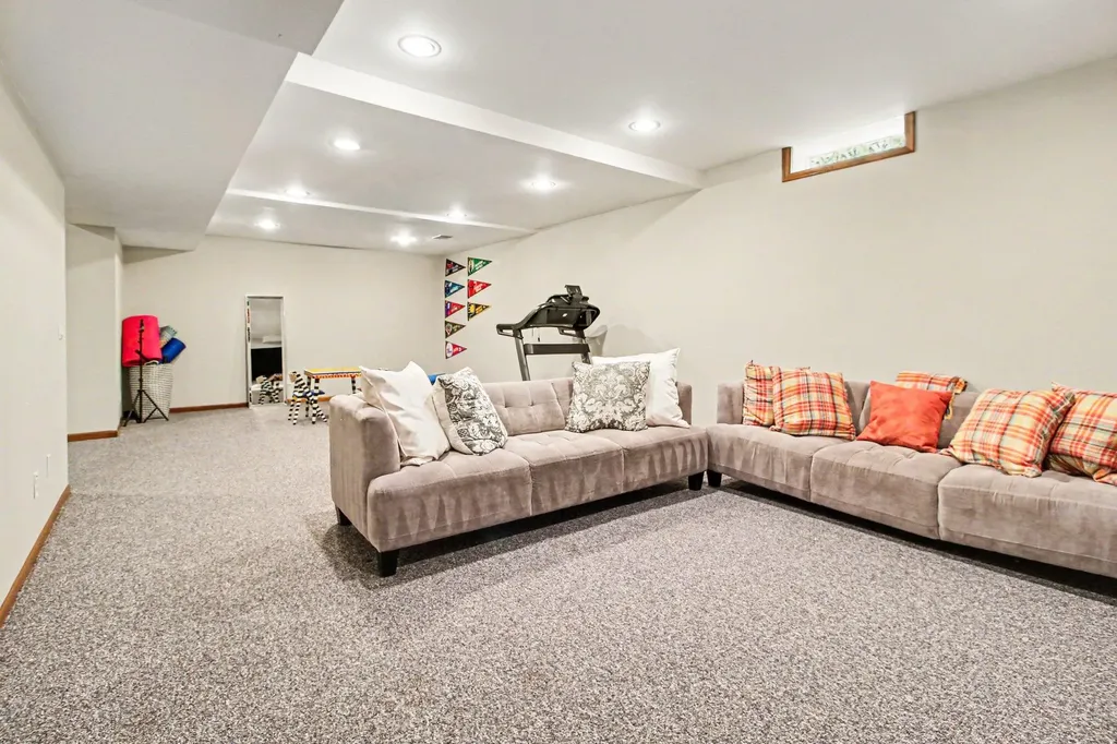 182 Kilkenny Court Scio Township MI 48103
