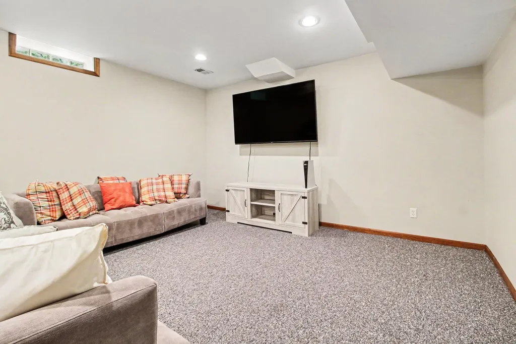 182 Kilkenny Court Scio Township MI 48103