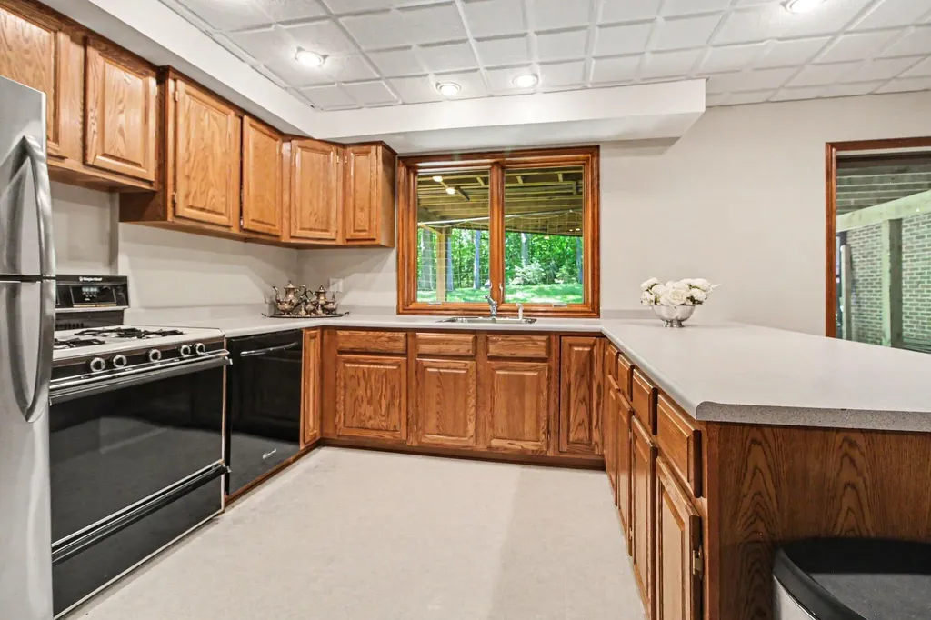 182 Kilkenny Court Scio Township MI 48103